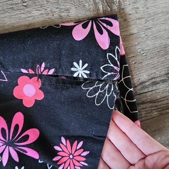 Floral scrub top, sz xs - Picture 8 of 8